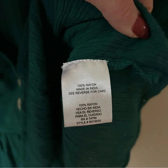 NWOT Tilly’s Patron’s Of Peace Emerald Green Cropped V-Neck Babydoll Top Small - Picture 5 of 8